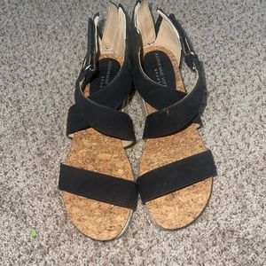 Black Adrienne Vittadini Sport Sandals